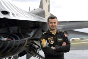 Read more about the article Erdogan autorizon dhunë fizike ndaj pilotit shqiptar që rrëzoi aeroplanin rus Su-24?