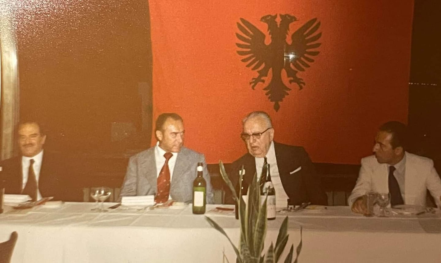 You are currently viewing Fjalimi i Prof. Ernest Koliqit në 25 vjetorin e themelimit të Bllokut Kombëtar Indipendent