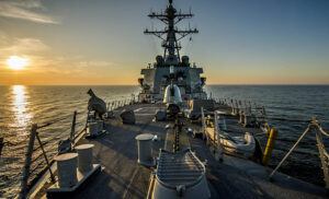 Read more about the article USS DONALD COOK KALON NGUSHTICËN E DARDANELEVE NË DREJTIM TË DETIT TË ZI