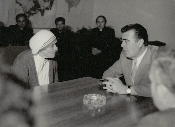 Nëna Tereze me Bahri Oruçin (Prishtinë, 28. 06. 1980).